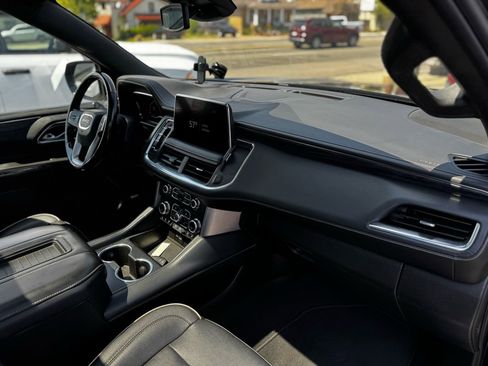 Used 2023 GMC Yukon XL SLT w/ SLT Premium Package AWD/4WD image 21