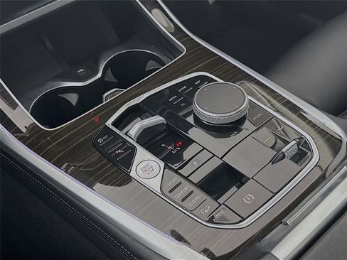 Used 2023 BMW X7 xDrive40i image 26