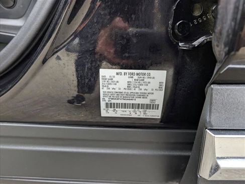 Used 2022 Ford Explorer Limited image 22