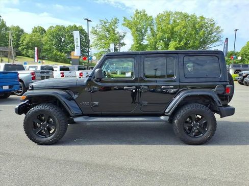 Used 2021 Jeep Wrangler Unlimited Sahara AWD/4WD image 8
