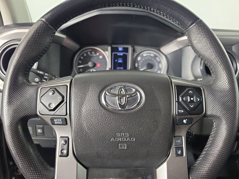Used 2022 Toyota Tacoma SR5 w/ SR5 Appearance Package (SM) RWD image 17