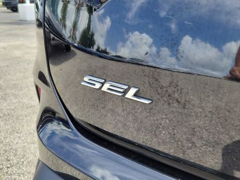 Certified 2024 Ford Edge SEL AWD/4WD image 5