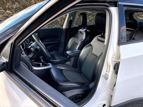 Used 2018 Jeep Compass Latitude w/ Popular Equipment Group image 22