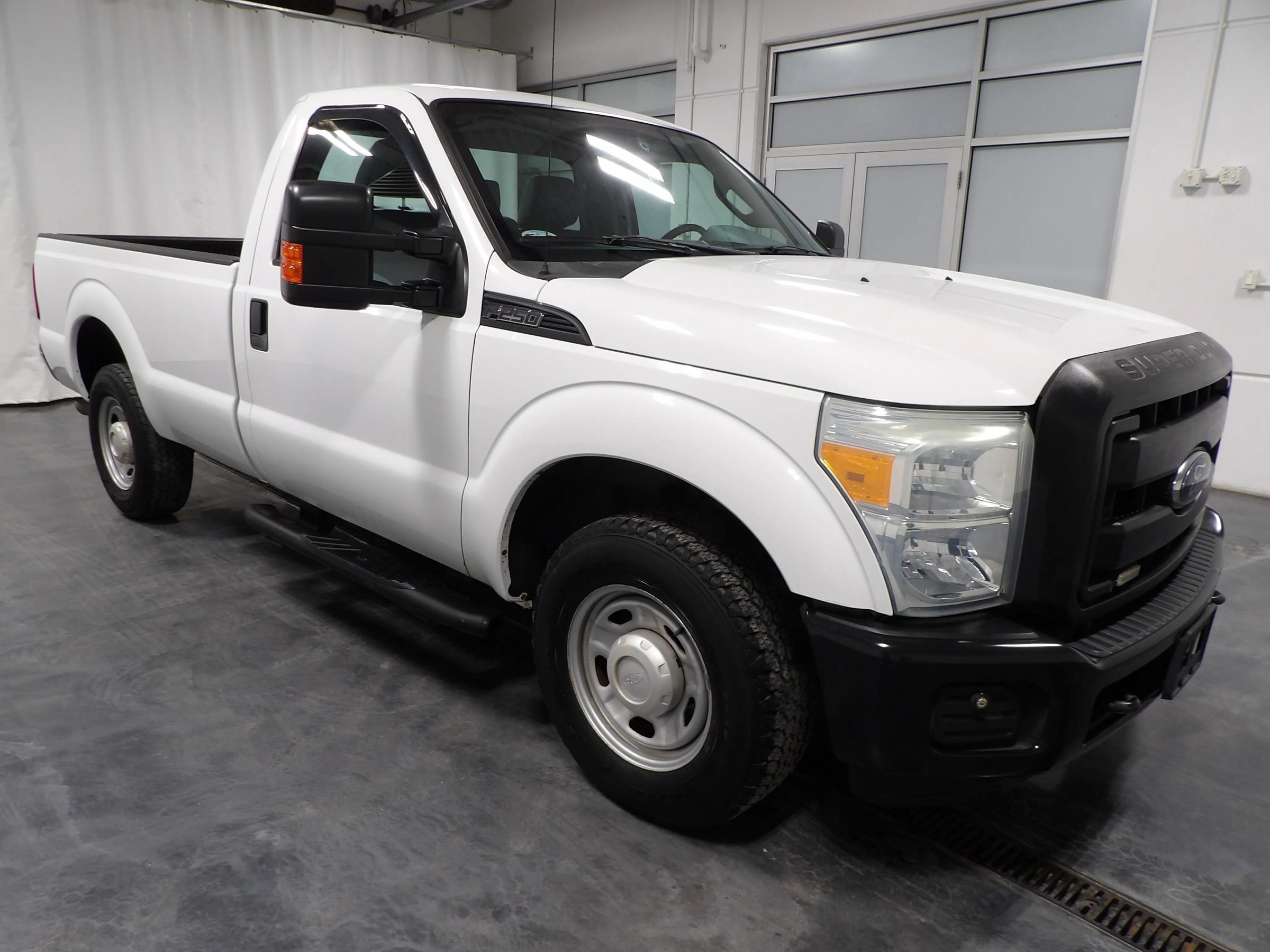 Used 2016 Ford F250 XL w/ Power Equipment Group RWD image 2