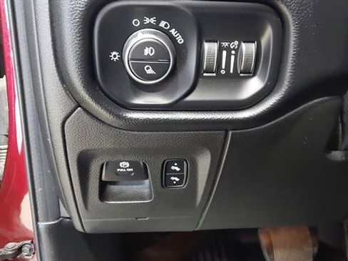 Used 2019 RAM 1500 Big Horn AWD/4WD image 22