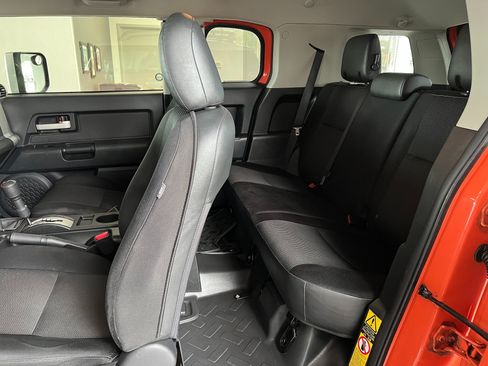 Used 2013 Toyota FJ Cruiser 4WD image 18