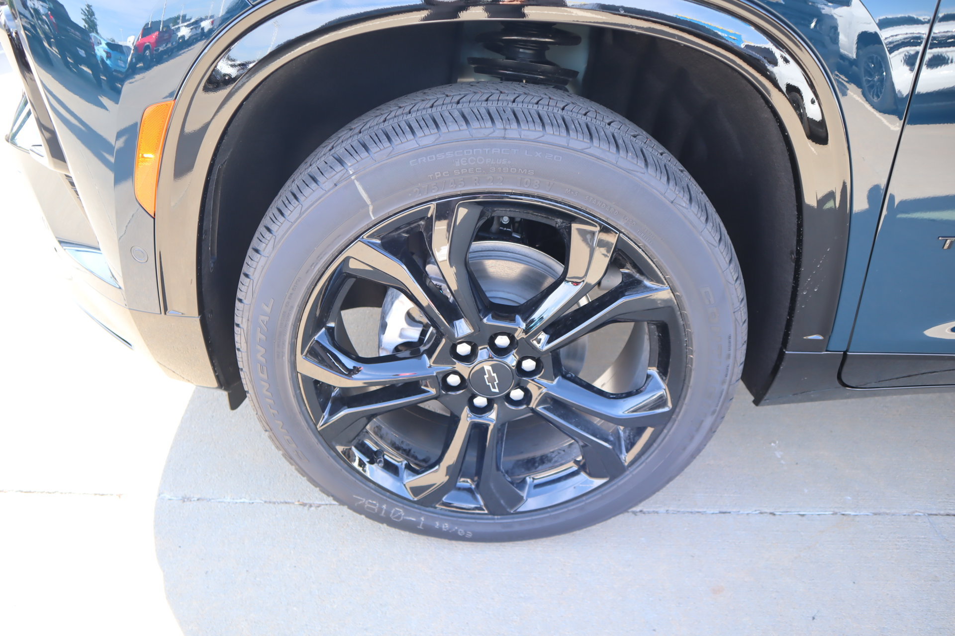 New 2027 Chevrolet Traverse RS w/ LPO, Floor Liner Package AWD/4WD image 21