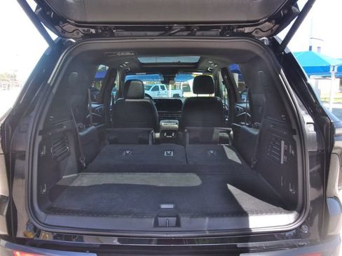 Used 2025 Chevrolet Traverse RS w/ LPO, Floor Liner Package AWD/4WD image 33