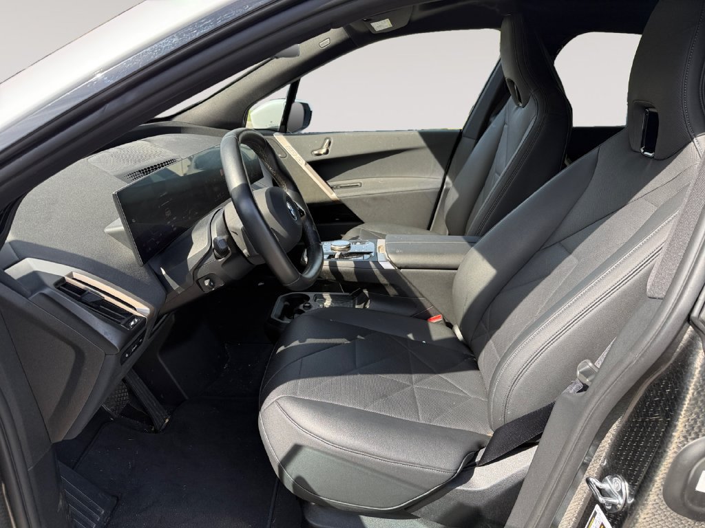 Certified 2025 BMW iX xDrive50 AWD/4WD image 2