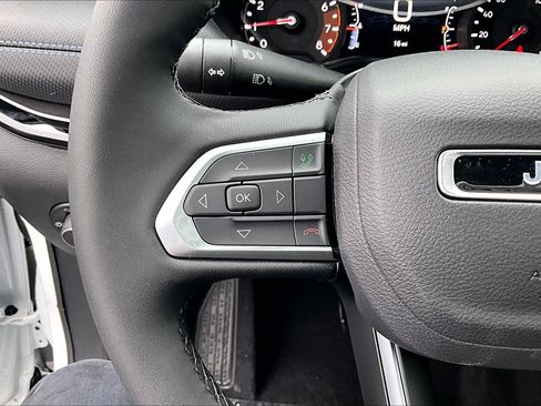 New 2026 Jeep Compass Latitude image 16