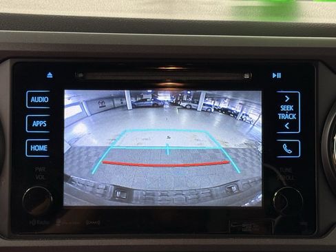 Used 2017 Toyota Tacoma TRD Sport image 26