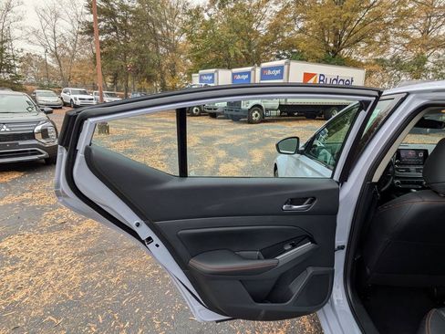 Used 2025 Nissan Altima 2.5 SR image 23