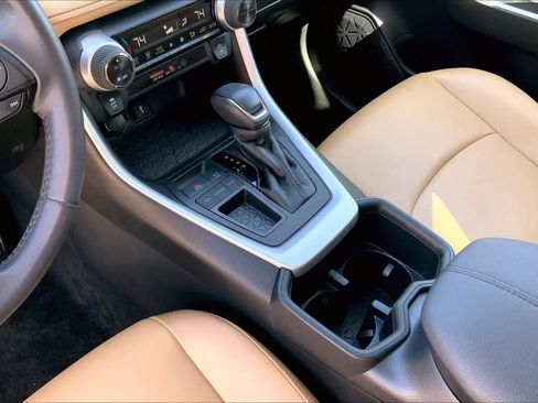 Used 2022 Toyota RAV4 XLE Premium FWD image 17