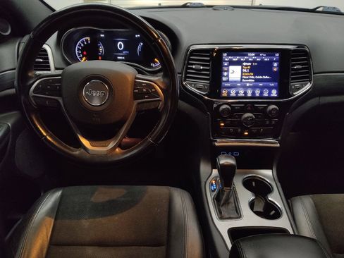 Used 2020 Jeep Grand Cherokee Laredo w/ Laredo X Package image 22