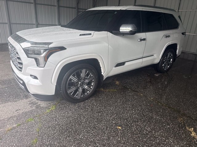 Used 2025 Toyota Sequoia Capstone AWD/4WD image 2