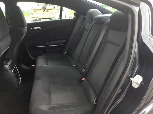 Used 2019 Dodge Charger SXT RWD image 11