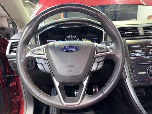 Used 2016 Ford Fusion Titanium FWD image 19