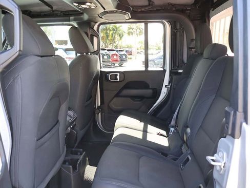Used 2022 Jeep Gladiator Overland image 28