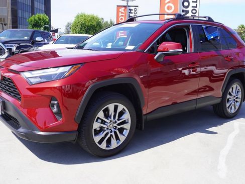 Certified 2025 Toyota RAV4 XLE Premium AWD/4WD image 4