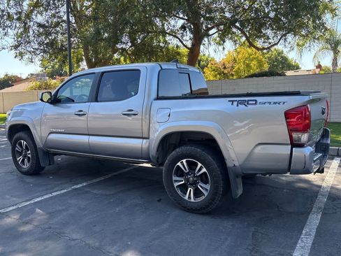 Used 2017 Toyota Tacoma TRD Sport w/ Tow Package RWD image 7