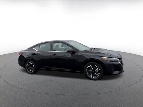 Used 2025 Nissan Sentra SV image 2