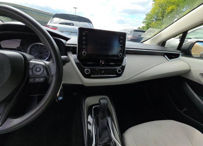 Used 2020 Toyota Corolla LE FWD image 10