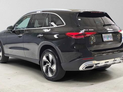 Used 2023 Mercedes-Benz GLC 300 4MATIC image 5