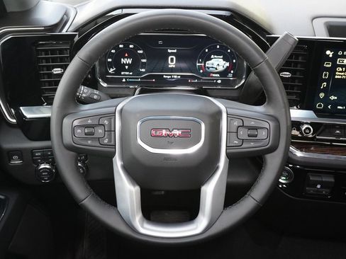 Used 2024 GMC Sierra 1500 SLE image 20