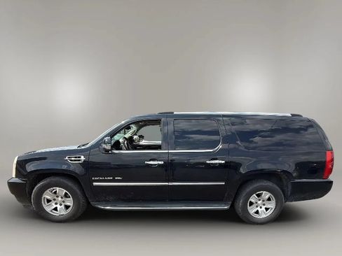 Used 2010 Cadillac Escalade ESV Luxury AWD/4WD image 2