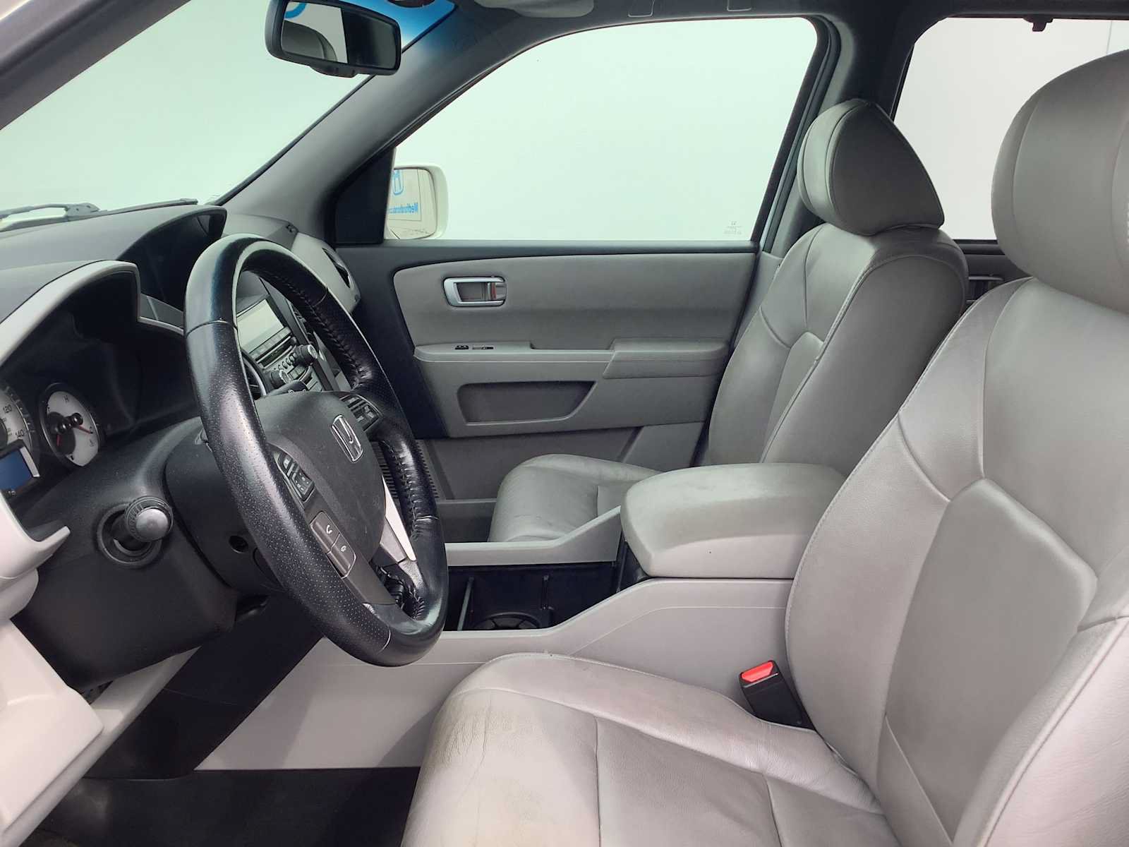 Used 2014 Honda Pilot Touring image 2