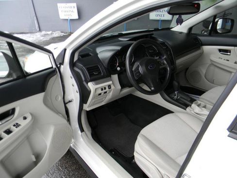 Used 2014 Subaru Crosstrek 2.0i Premium image 16