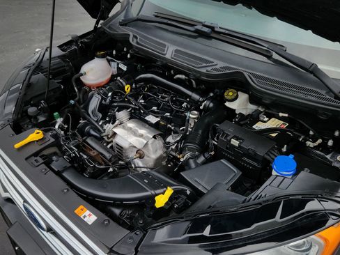 Used 2020 Ford EcoSport Titanium image 18