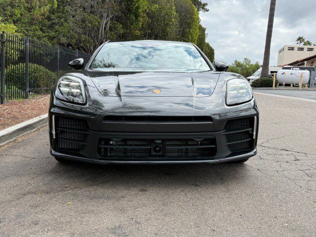 Used 2025 Porsche Panamera image 7