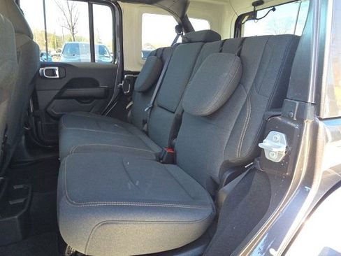 Certified 2025 Jeep Wrangler Unlimited Sahara AWD/4WD image 26