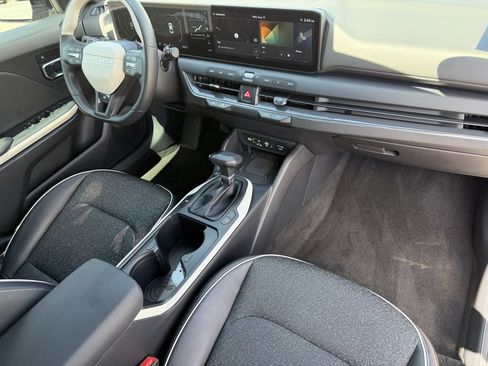 Certified 2025 Kia K4 GT-Line w/ GT-Line Sunroof Package FWD image 13