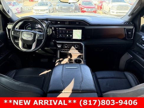 Used 2024 GMC Sierra 3500 Denali w/ Denali Reserve Package image 10