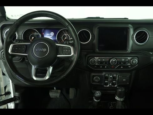 Used 2022 Jeep Wrangler Unlimited Sahara w/ Cold Weather Group image 22