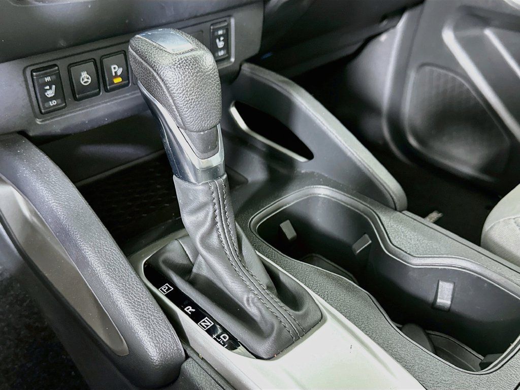 Used 2022 Nissan Frontier SV RWD image 22