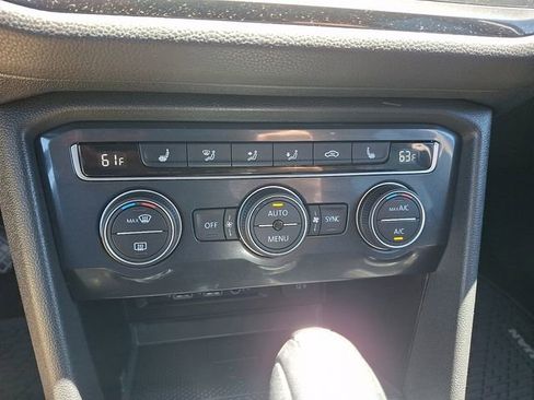 Used 2020 Volkswagen Tiguan SE w/ Panoramic Sunroof Package AWD/4WD image 16