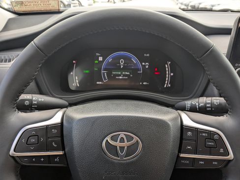 Used 2025 Toyota Grand Highlander AWD Hybrid image 36