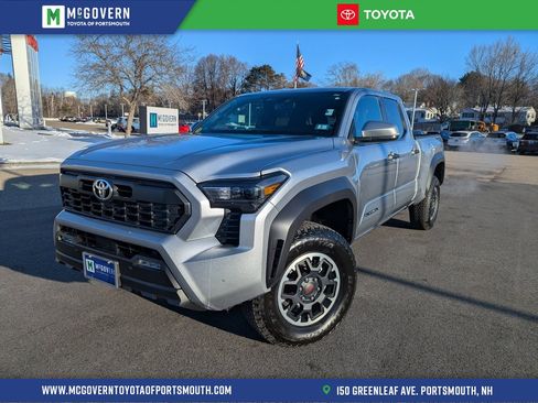 Used 2025 Toyota Tacoma TRD Off-Road image 1