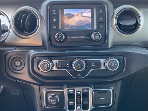 Used 2020 Jeep Gladiator Sport w/ Quick Order Package 24S image 16