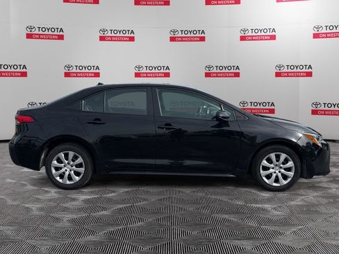 Used 2024 Toyota Corolla LE FWD image 2