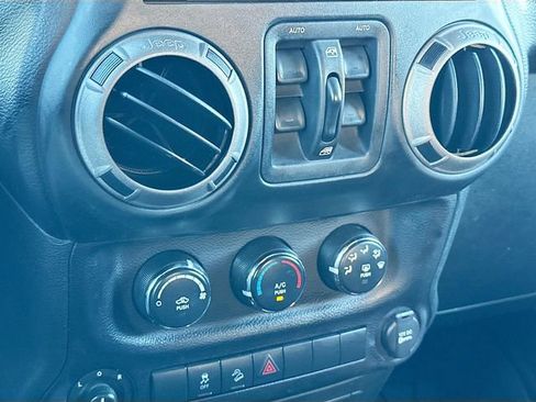 Used 2015 Jeep Wrangler Unlimited Sport w/ Quick Order Package 24S image 13