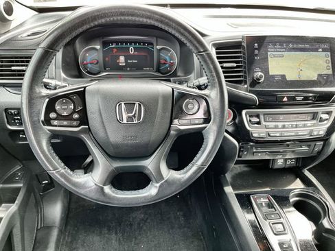 Used 2022 Honda Pilot Touring image 12