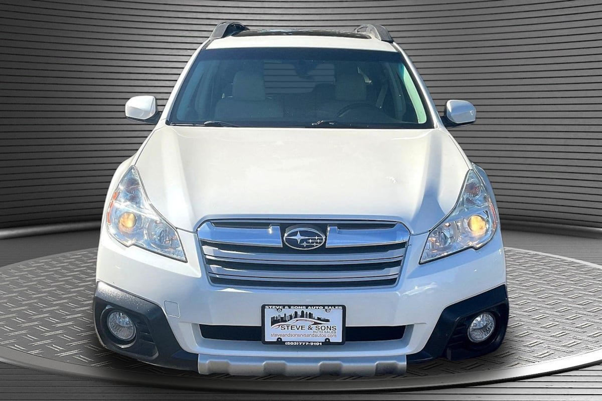 Used 2014 Subaru Outback 2.5i Limited w/ Moonroof Package AWD/4WD image 2
