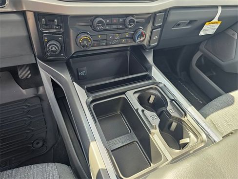 New 2025 Ford F350 XLT w/ Black Appearance Package image 25