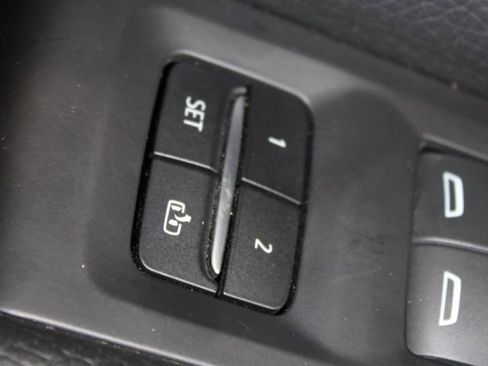 Used 2024 GMC Yukon XL Denali image 31