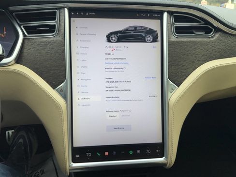 Used 2013 Tesla Model S Performance image 19