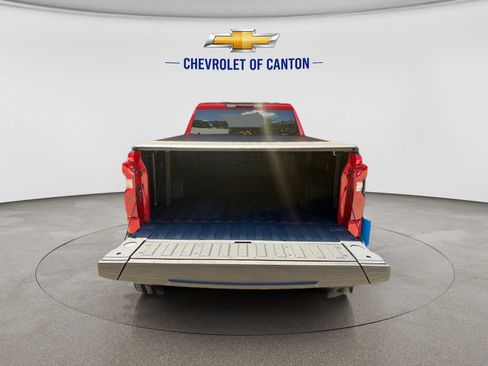 Used 2024 Chevrolet Silverado 1500 Custom Trail Boss w/ Turbomax Blackout Package AWD/4WD image 17